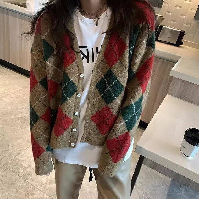 Casual acrylic knit cardigan in macaron colours with regular sleeves and free size regular cut