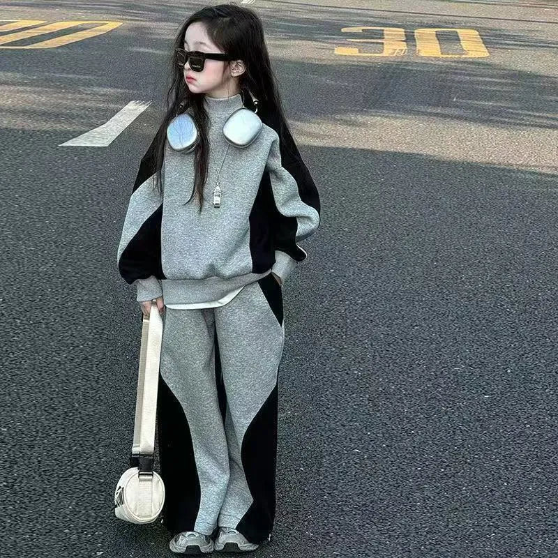 Girls casual two-piece sweatsuit set in gray, long sleeve pullover and matching pants