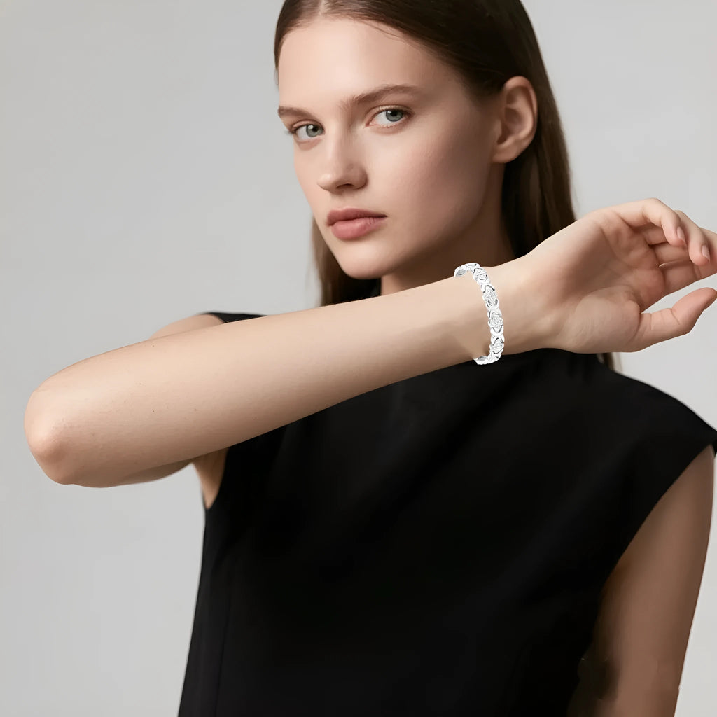 Clover magnet bracelet, zinc alloy flower shape with single row diamond-set stones and magnetic clasp, unisex, Style 4 or Style 5