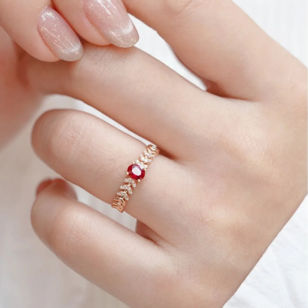 S925 sterling silver leaf ring for women in yellow gold, US sizes 6 to 10