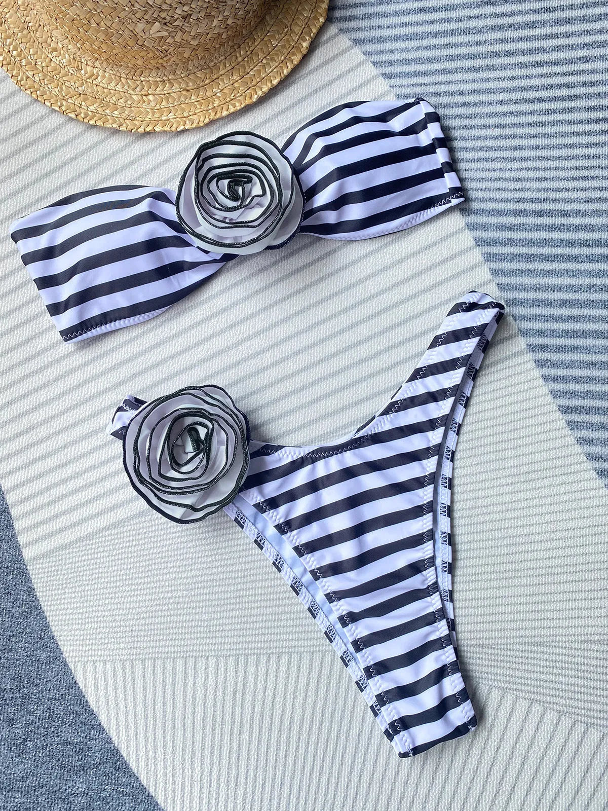 Split-style bikini swimsuit with cross-border tube top and three-dimensional flower detail