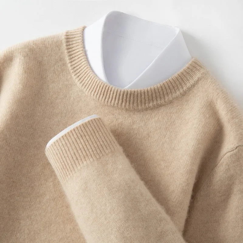 Men's round neck solid colour pullover sweater in slim fit, viscose blend, available in black