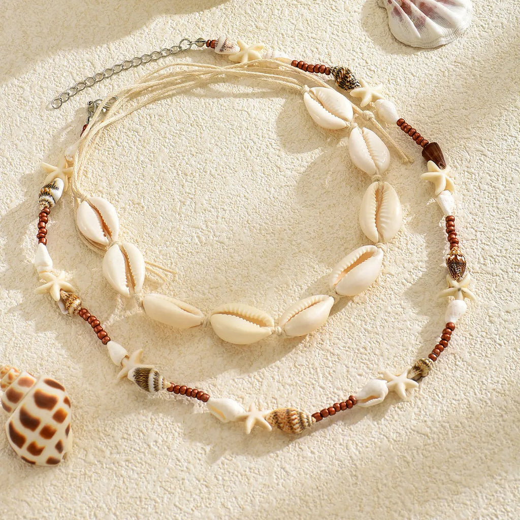 Geometric shell pendant necklace with regular chain in X1900 colour for women