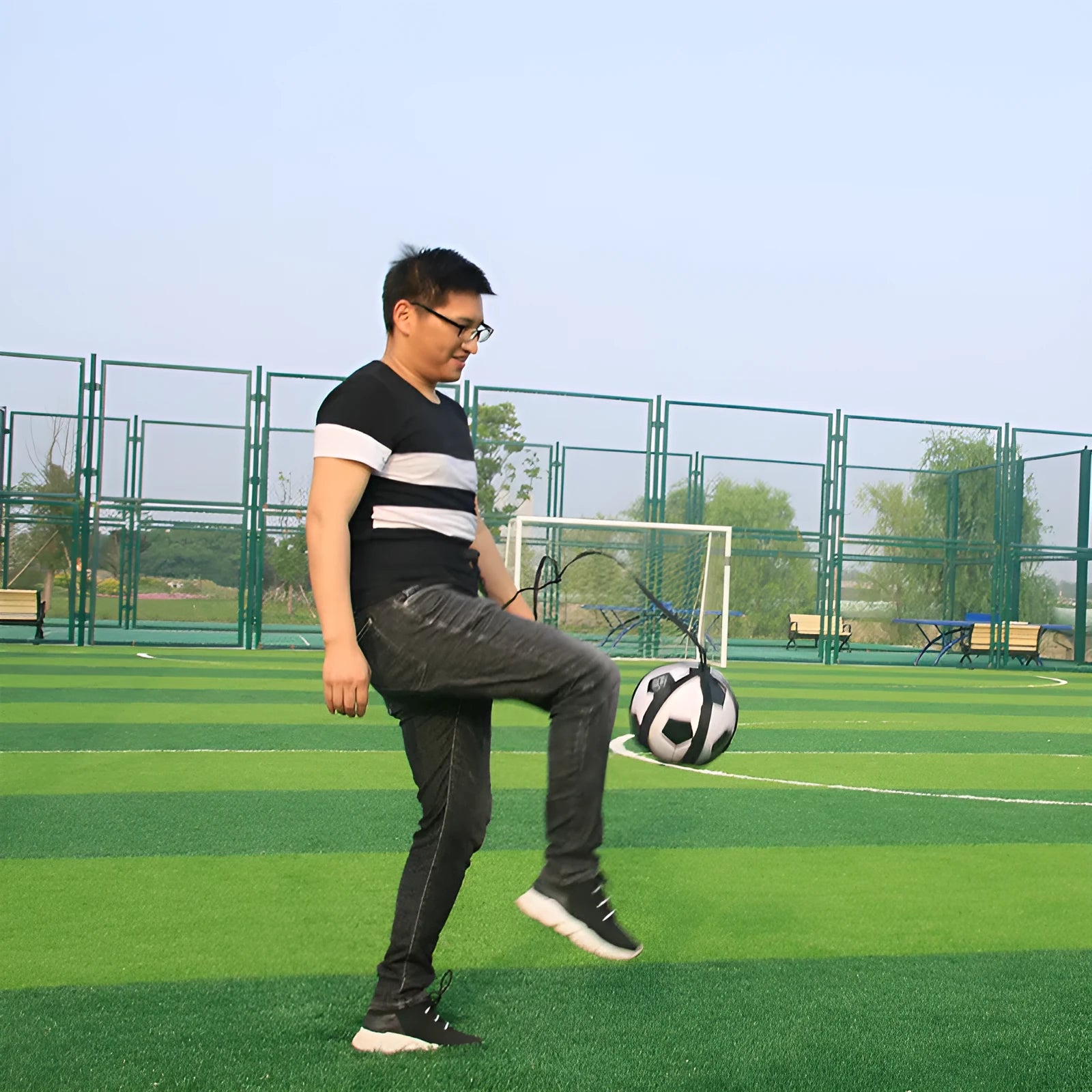 Black football juggling belt training equipment with 2 metre cord for ball control practice
