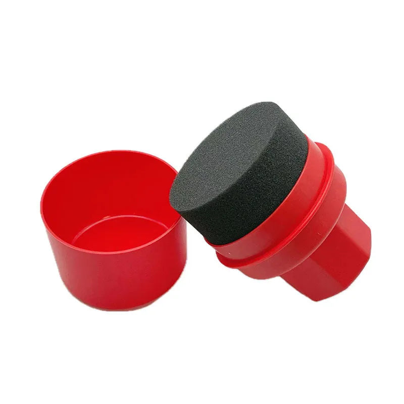 Black and red tyre sponge brush with polypropylene handle and snap-on lid for applying car tyre shine.