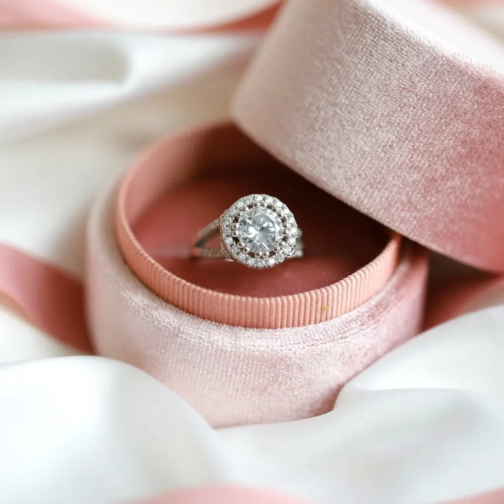 Silver ring with round cubic zirconia stones, geometric design, electroplated finish