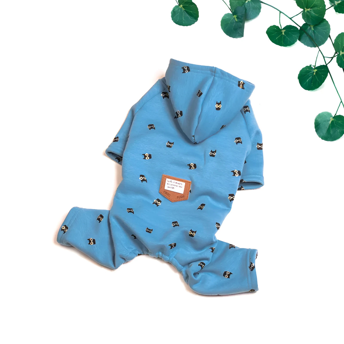 Blue velvet pet hoodie for dogs, available in sizes XS to XXXL with chest and back measurements