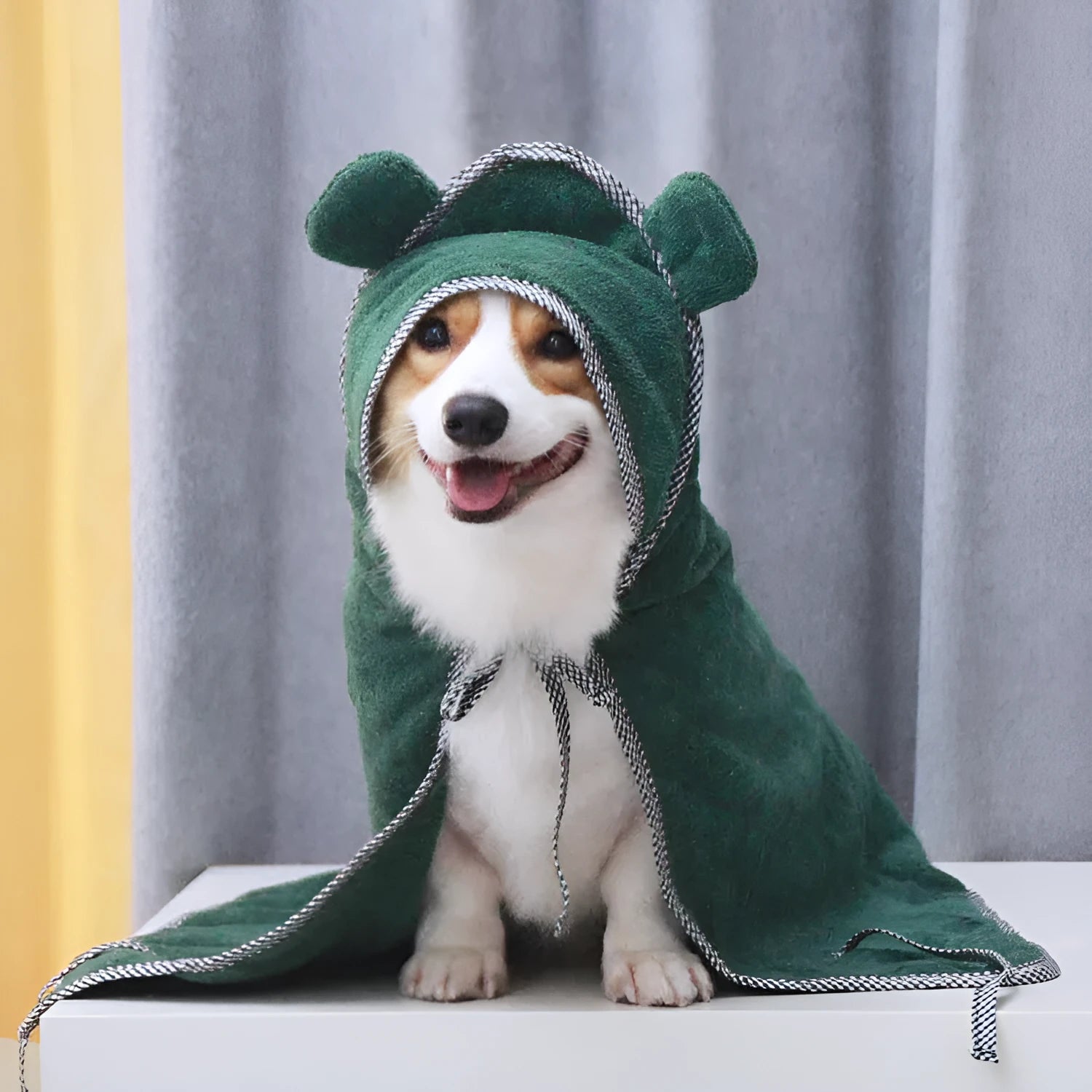 Ultra fine fibre pet towels in grey and green colours for drying dogs and cats after baths