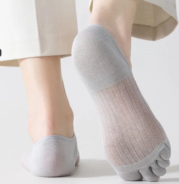Five-finger boat socks in modal cotton, shown in black, dark grey, light grey, khaki, and white colour options.