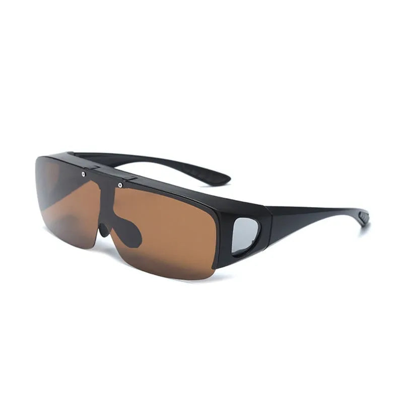 Sporty polarised sunglasses with one-piece myopia lenses shown in a case, suitable for cycling and driving.