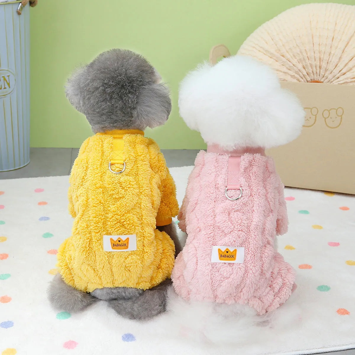 Four-legged polyester dog fleece jacket in khaki, pink, red, or yellow, sizes L M S XL XXL