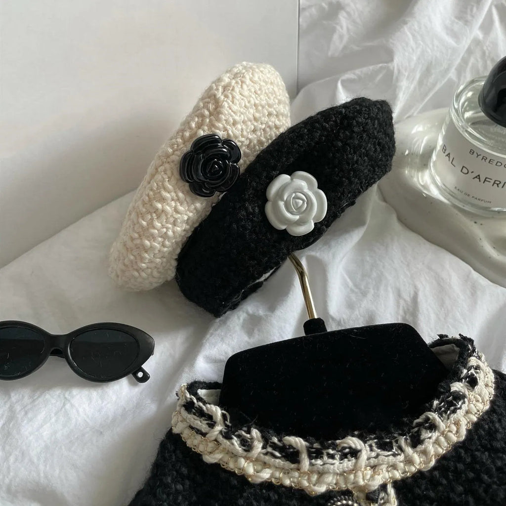 Small pet wearing knitted hat in black or beige, chemical fibre, 40cm head circumference