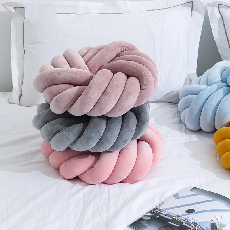 Decorative cushion with knotted ball design in plush velvet, 35x35cm, available in multiple colours for sofa or office use
