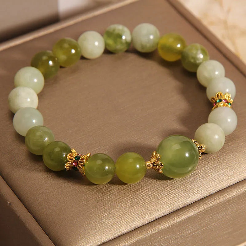Women's Xiuyan jade bracelet in post-rain green colour with original design
