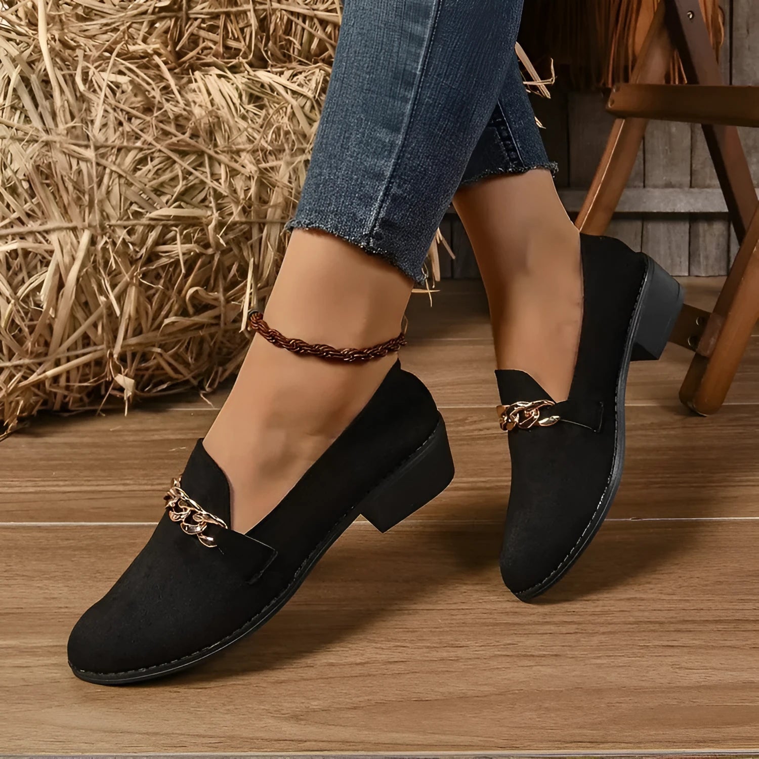 Women's pointed toe chunky heel casual shoes in suede, black colour, mid heel 3-5cm