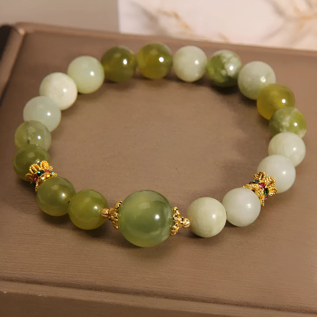 Women's Xiuyan jade bracelet in post-rain green colour with original design