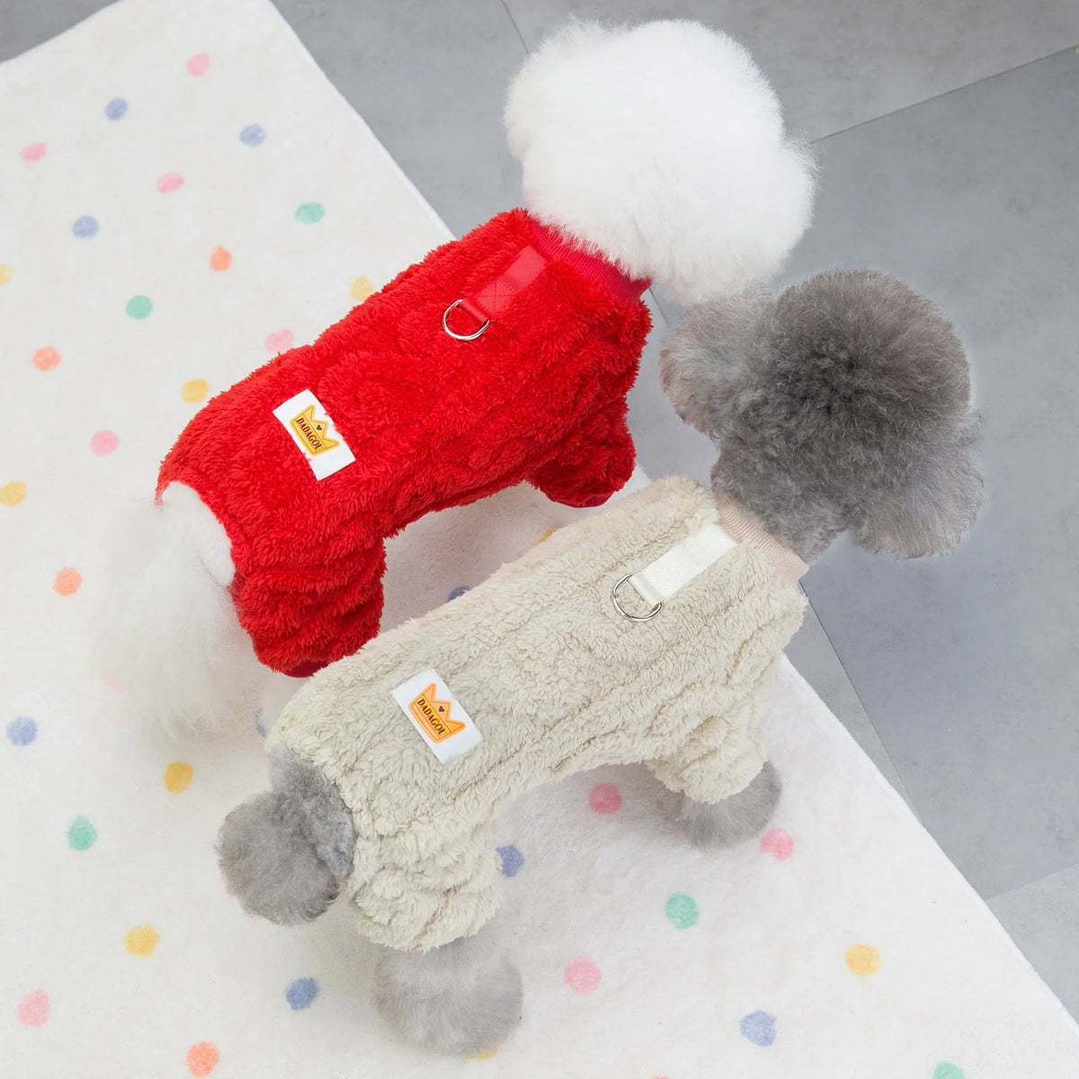 Four-legged polyester dog fleece jacket in khaki, pink, red, or yellow, sizes L M S XL XXL