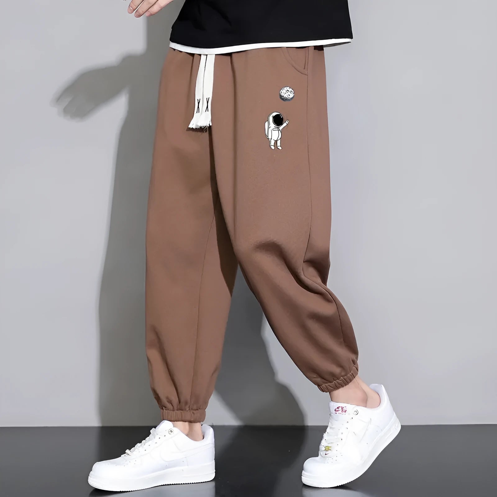 Cropped casual loose men's long pants in 100% polyester, tapered leg, mid waist, available in multiple colours