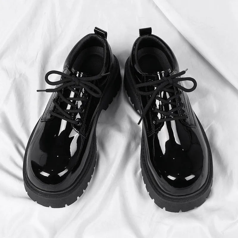 Men's D03 Black leather-look formal shoes with round head toe, front lace-up design, rubber sole, and low tube socks.