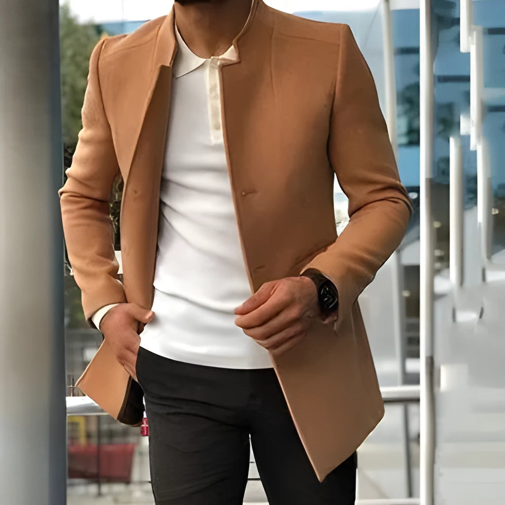 Solid-colour form-fitting khaki woolen coat for men autumn, front view