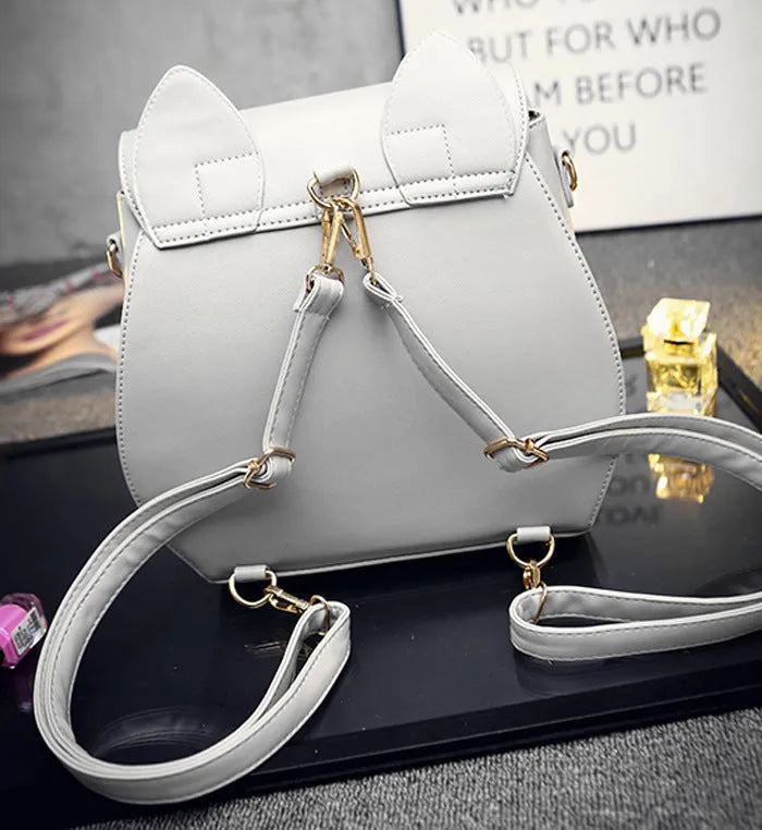 Luna Bangalor fashion shoulder bag backpack in black with magnetic buckle and adjustable strap