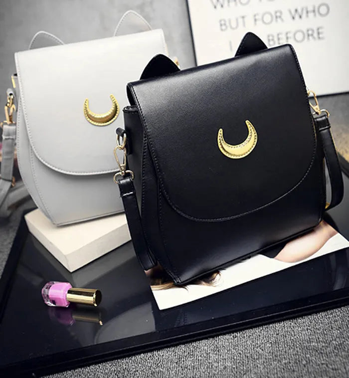 Luna Bangalor fashion shoulder bag backpack in black with magnetic buckle and adjustable strap