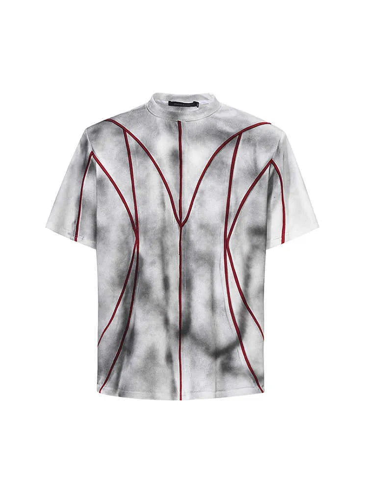 Padded shoulder short sleeve T-shirt with three-dimensional line patchwork and round neck collar