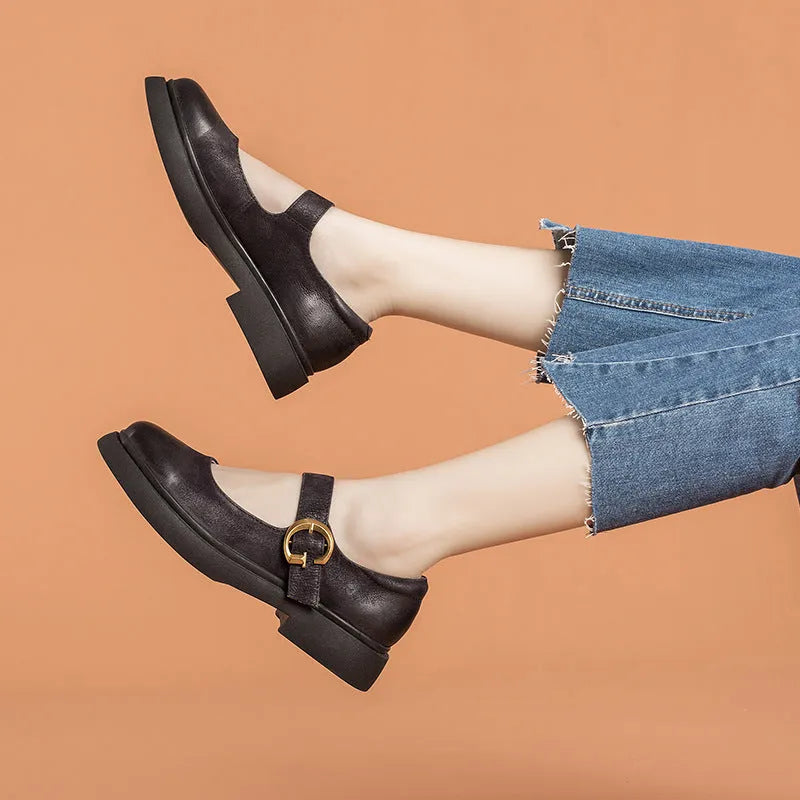 Vintage Mary Jane women's leather shoes with buckle, low heel, round toe in black