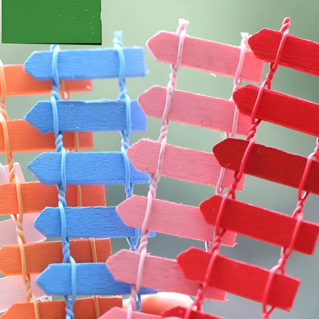 White mini wooden fence ornament in hand-woven pine with coloured pattern surface for household display