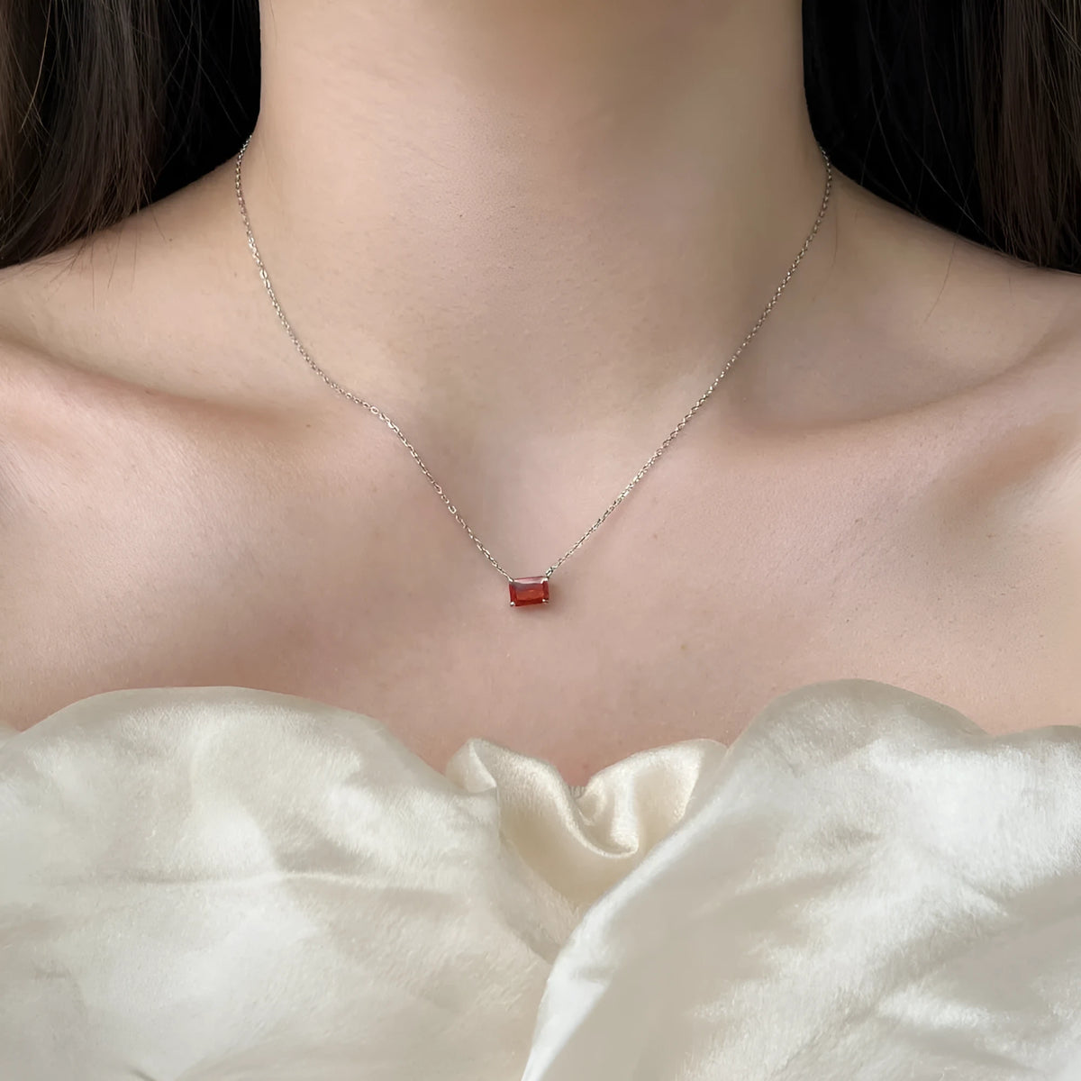 925 silver four-claw square ladies clavicle chain electroplated finish platinum white diamond colour