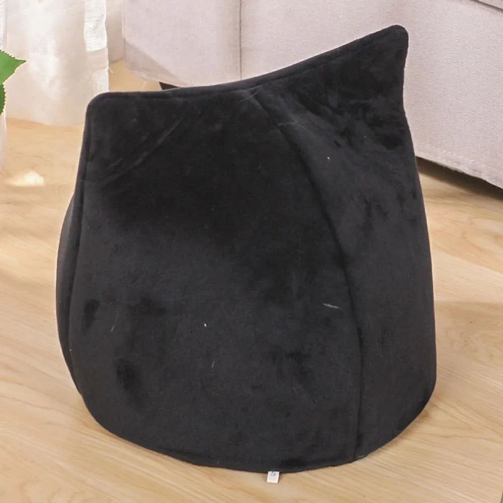 Grey cat shape pet bed with enclosed design and soft plush material