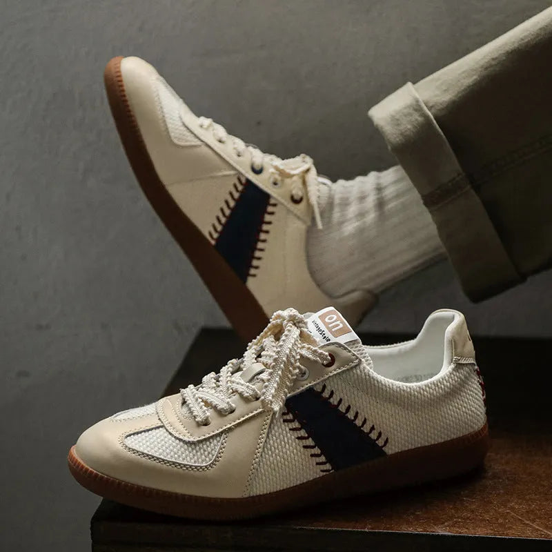 White mesh low-heel men's casual exercise sneakers with flat heel