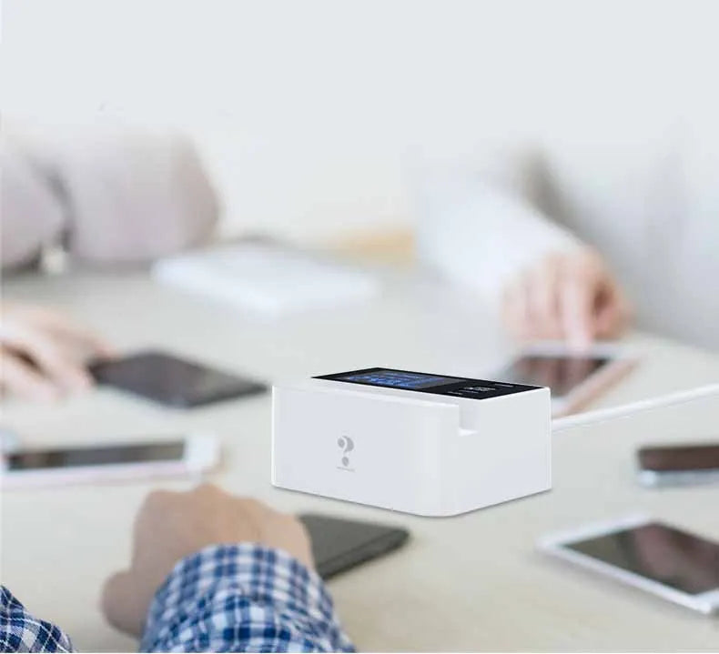 White USB multi-port charger for tablet and smartphone, 2100mA, with 150cm cord and EU UK US plug options