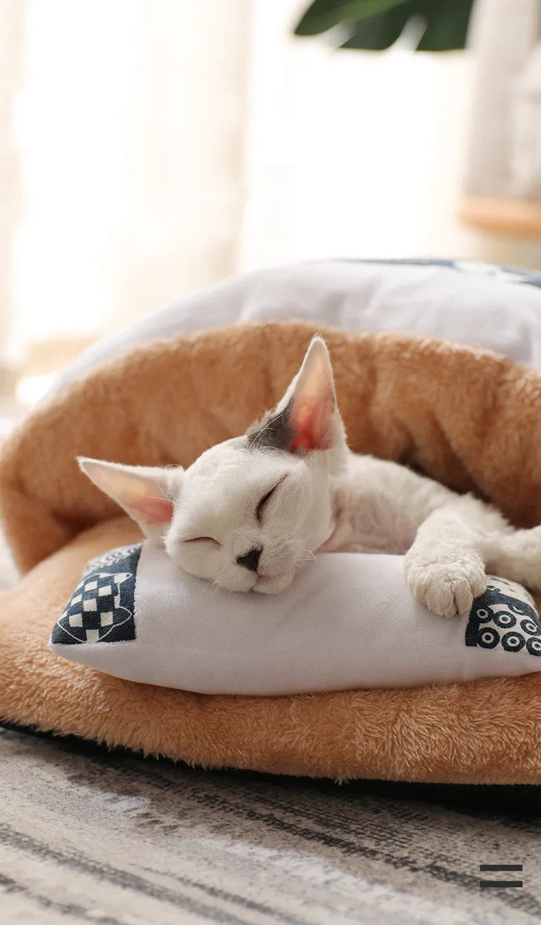 Kimpets closed removable cat litter box bed in red with soft PP cotton and lamb cashmere interior, size L