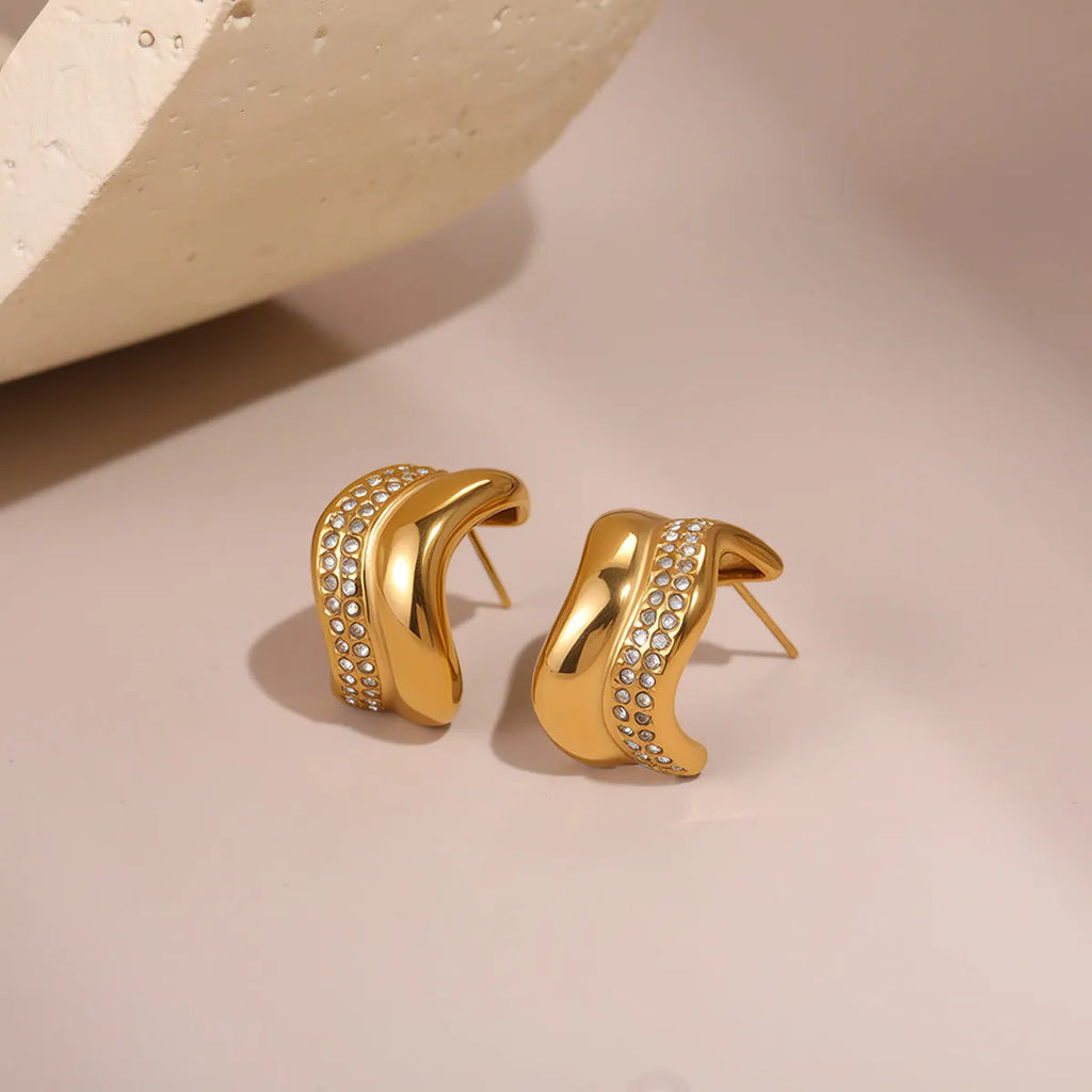 Geometric stainless steel stud earrings in triangle and curve shapes, electroplated 18K gold or steel colour