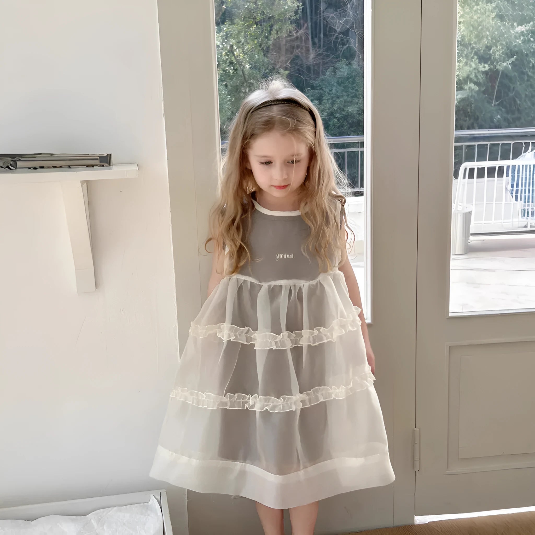 Light green girls summer sleeveless bandage dress two-piece set with yarn fabric