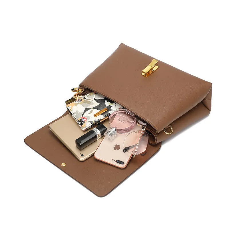 Genuine leather messenger bag with clamshell opening, horizontal square shape, 29x10x20cm, in khaki colour