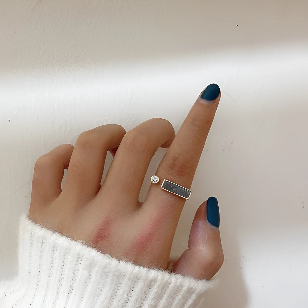 Cream zircon marble ring with true gold plating on a copper base, adjustable opening, retro geometric design