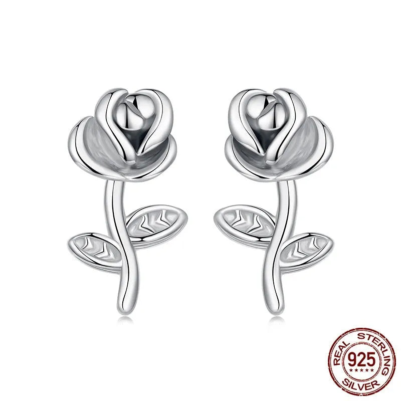 Three-dimensional rose stud earrings in S925 sterling silver, flower shape, fairy style, for women.
