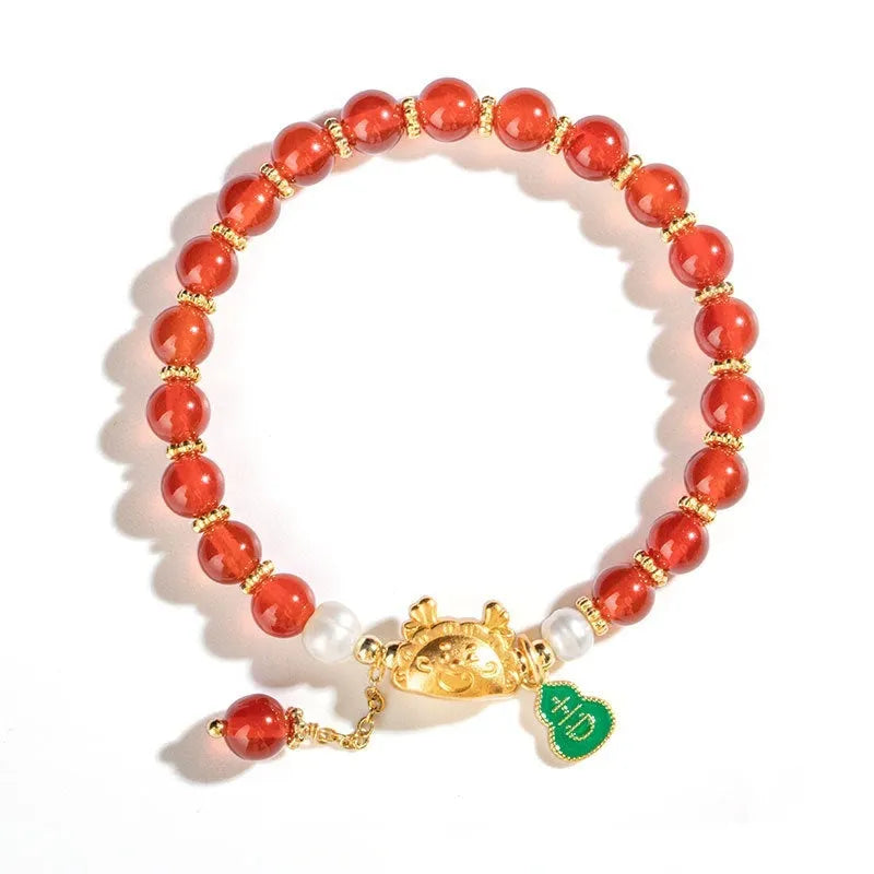 Handmade agate bracelet with 8mm diamond-shaped beads in zodiac design