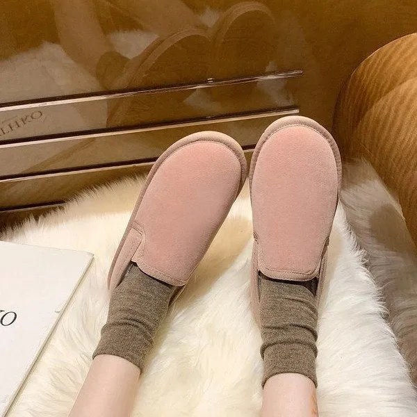 Women's fleece-lined flat snow boots in five colours with artificial wool lining and rubber sole