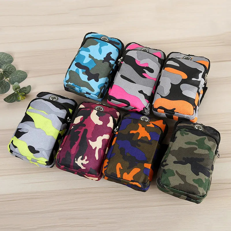 Camouflage running wrist bag in blue made from water-repellent diving cloth
