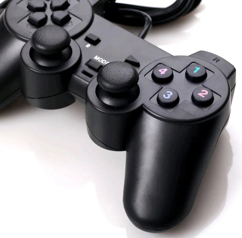 Black USB wired vibration game controller with dual analog joysticks, 12 action keys, and 8-way direction keys, 16 x 9.9 x 6 cm