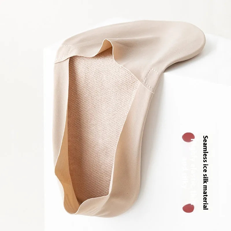 Men's seamless low-cut socks in ice silk and cotton fabric, shown in multiple colours including black, grey, and blue.