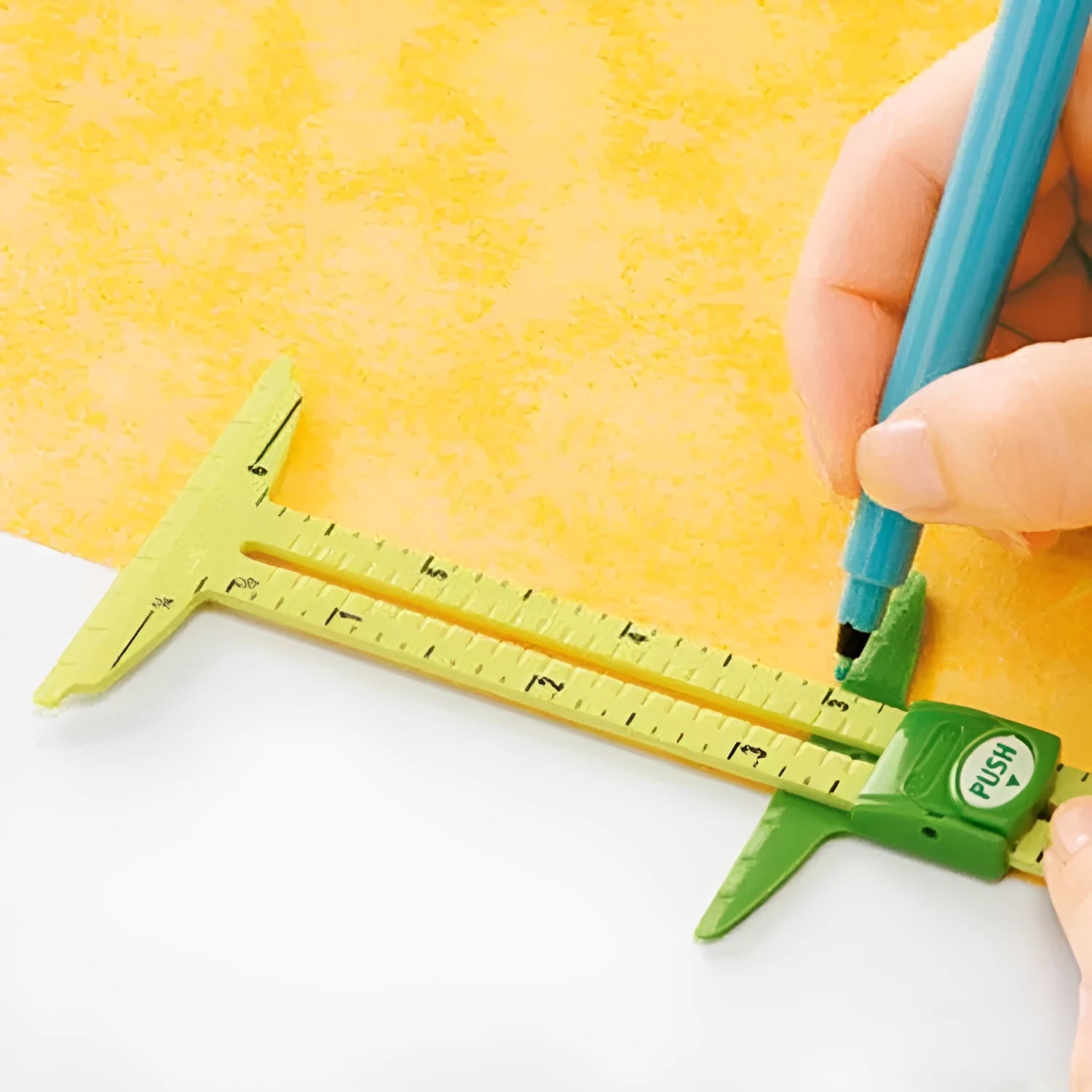 Set of two clear acrylic patchwork rulers for sewing measuring and rotary cutter cutting
