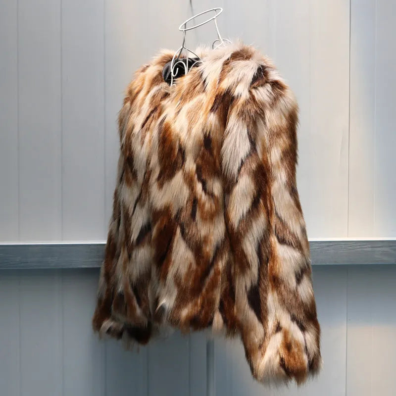 Korean slim-fit women's artificial fur coat in street fashion style with regular sleeves.