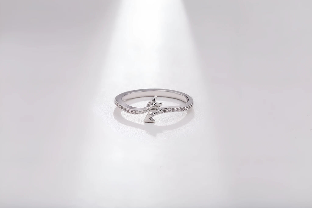 Women's arrow feather ring with white copper plating and cubic zirconia, available in US sizes 5-8