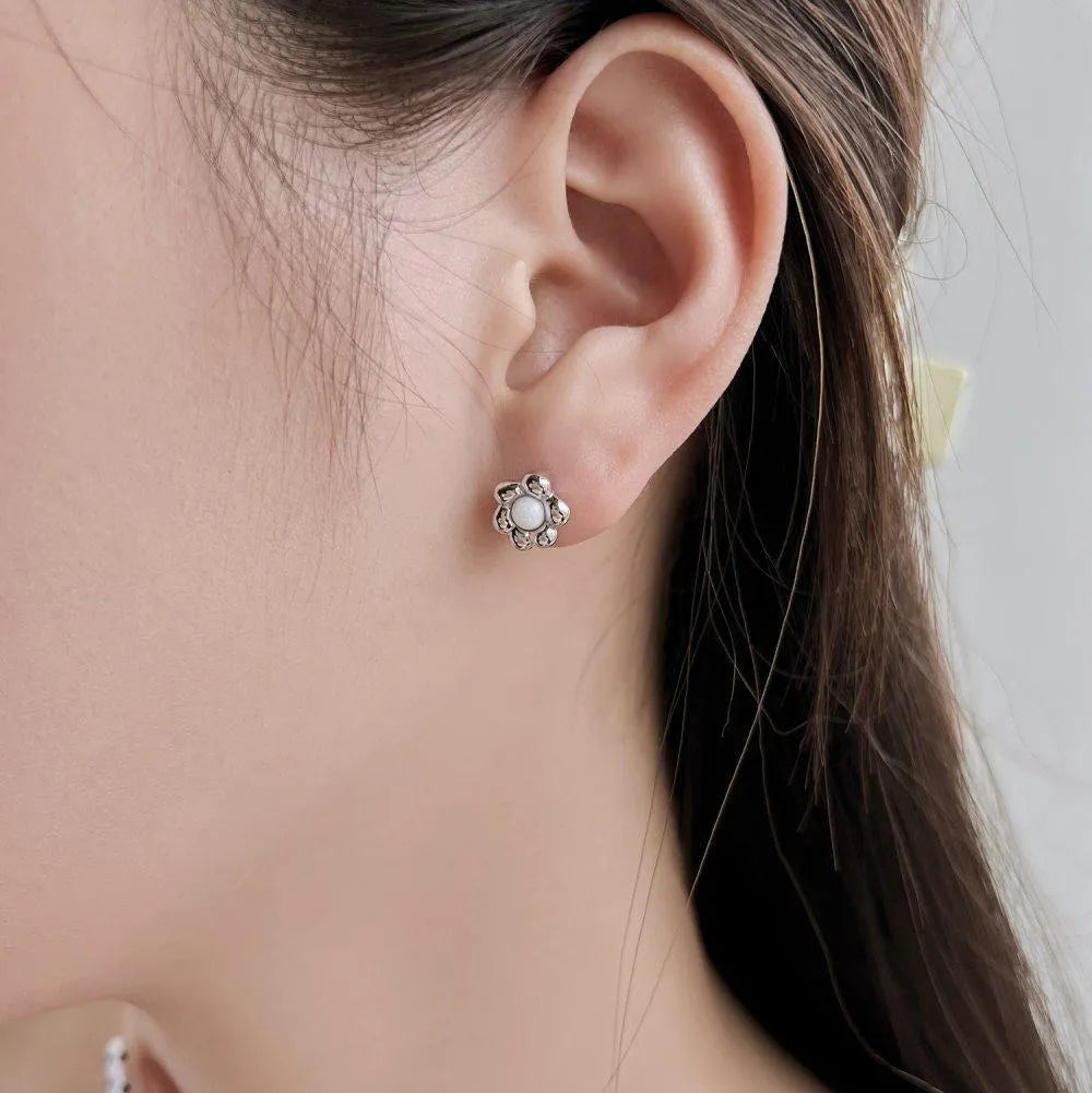 S925 sterling silver black agate flower ear studs in gold colour simple French retro style for women