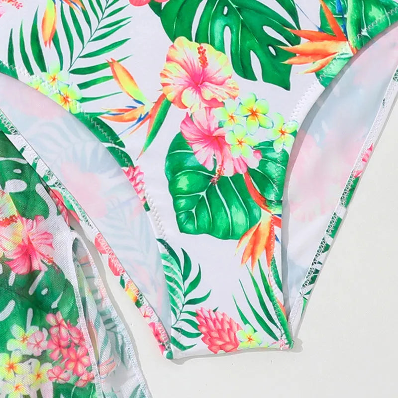 Girls floral two-piece polyester swimsuit for swimming, sizes 130cm to 160cm.