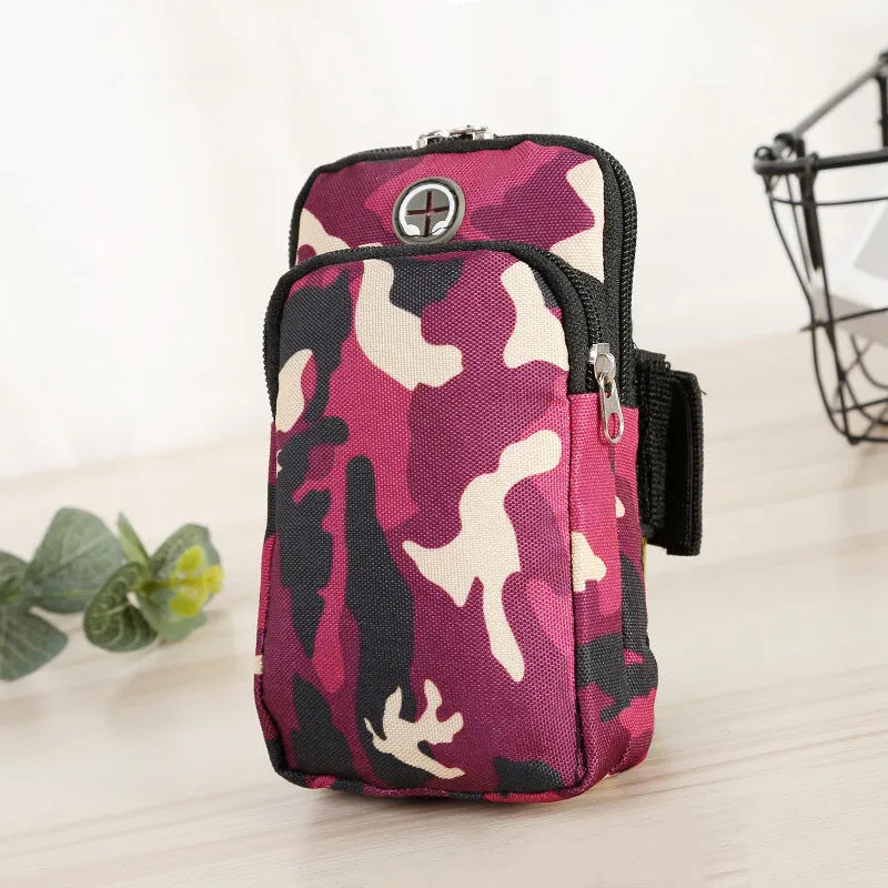Camouflage running wrist bag in blue made from water-repellent diving cloth